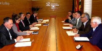 El consejero de Obras Públicas, Política Local y Territorial, Antonino Burgos, ha presidido las reuniones de los Consejos Riojanos de Corporaciones Locales y Pequeños Municipios.