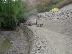 Construcción segunda escollera. Estabilización de talud en LR-250