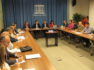 El Consejo Riojano de Comercio acuerda los 10 días festivos que podrá abrir el comercio riojano en 2015