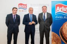 Ceniceros ha visitado la empresa de galletas Arluy, que prevé invertir más de 6 millones de euros en una nueva línea de producción