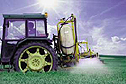 Tractor fumigando