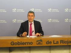 El consejero de Obras Públicas, Política Local y Territorial, Antonino Burgos, ha presentado el balance de las medidas de gratuidad de la autopista AP-68.