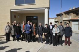 El presidente de la Comunidad de La Rioja, Pedro Sanz, entrega las llaves del nuevo centro de ADA-Alfaro.